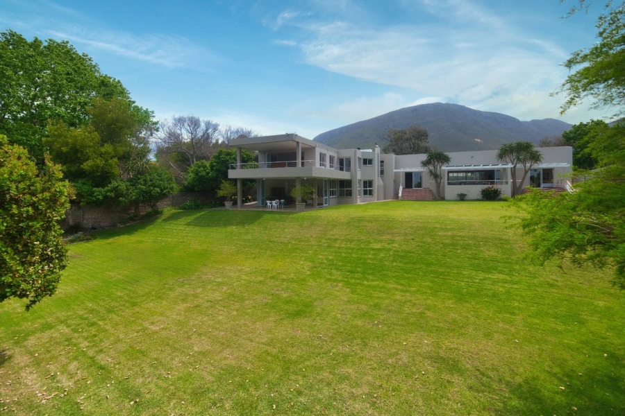 5 Bedroom Property for Sale in Fernkloof Estate Western Cape